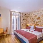 Elma Lejlighedshotel 3*