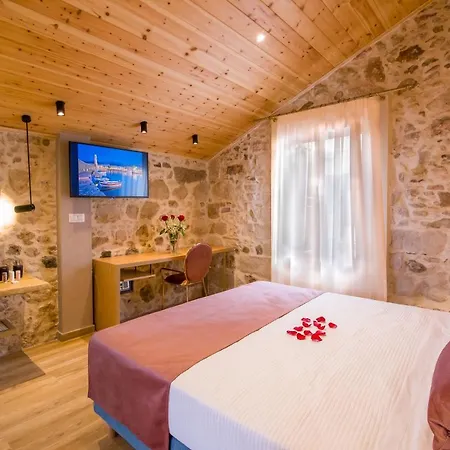Elma Hotel apartamentowy Retimno