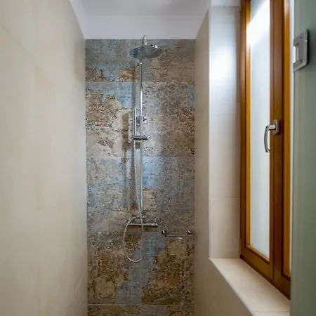 Elma アパートホテル 3*