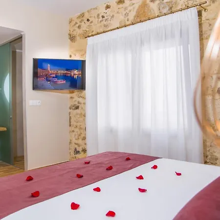 Elma Hotel apartamentowy Retimno